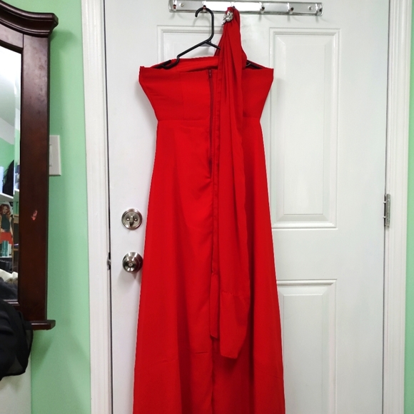 Gown dress - Picture 4 of 4